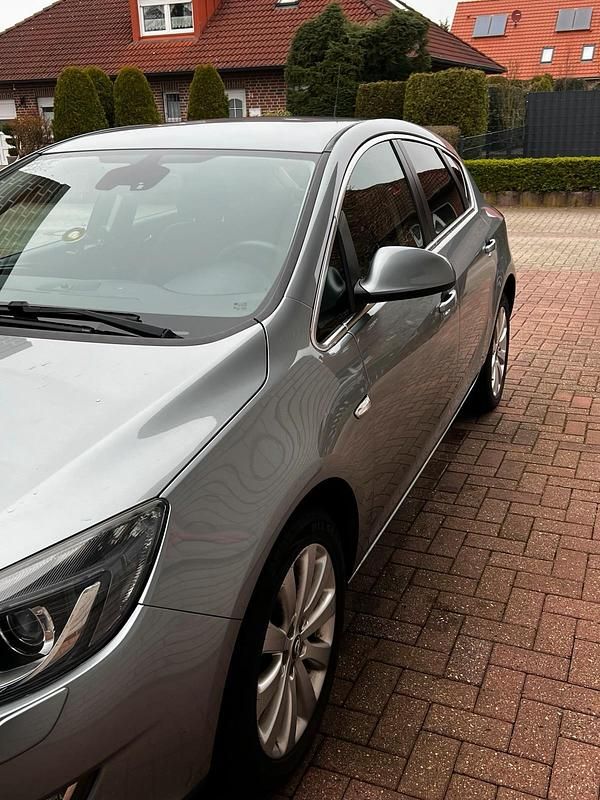 Gebraucht Opel Astra Eco 84 PS (61 kW) 2011 Grau Limousine