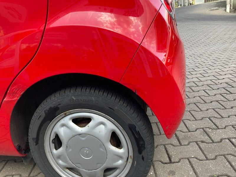 Gebraucht Chevrolet Spark 69 PS (50 kW) 2011 Rot Kleinwagen