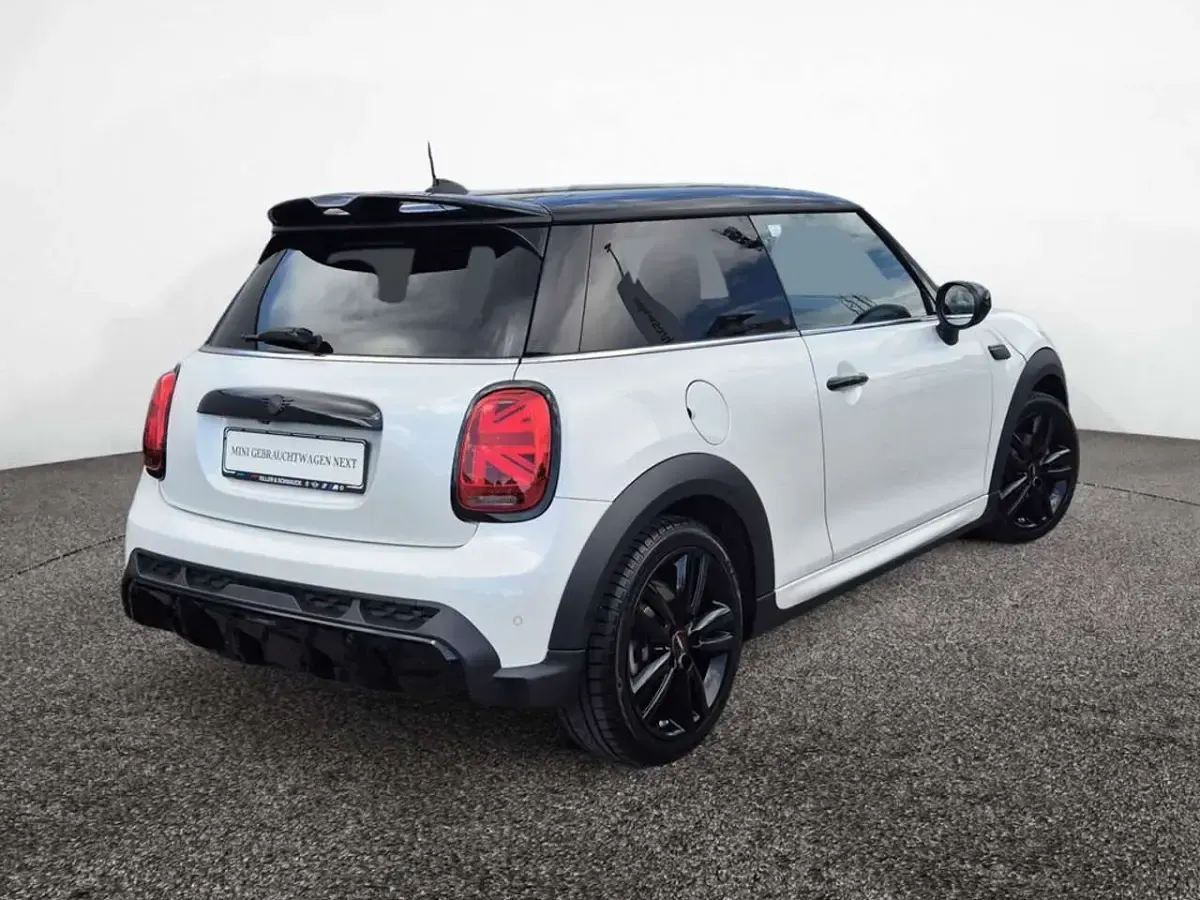 Gebraucht Mini John Cooper Works 136 PS (100 kW) 2023 Weiß Kleinwagen