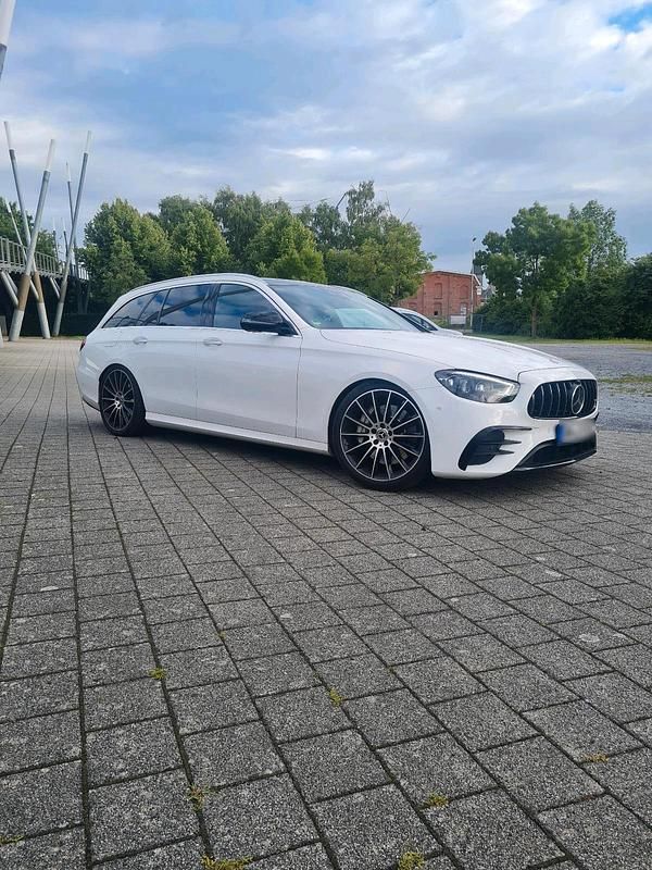 Gebraucht Mercedes E220 AMG line 194 PS (142 kW) 2017 Weiß Kombi
