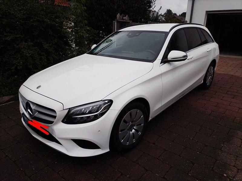 Gebraucht Mercedes C180 122 PS (89 kW) 2021 Weiß Kombi