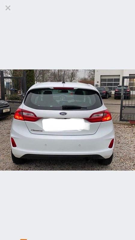 Gebraucht Ford Fiesta Cool & Connect 86 PS (63 kW) 2017 Weiß Kleinwagen