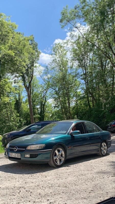 Grün Gebraucht 1997 Opel Omega Limousine | 2.450 € (Etwas zu teuer) - Bild 1/4