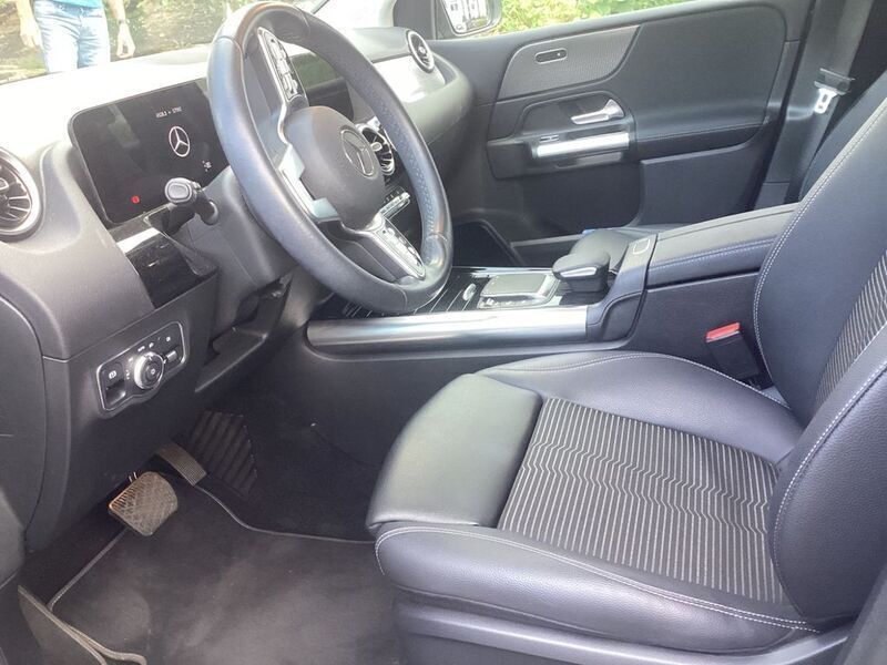 Schwarz Gebraucht 2020 Mercedes B180 Progressive Van / Kleinbus | 22.900 € (Fairer Preis) - Bild 1/4