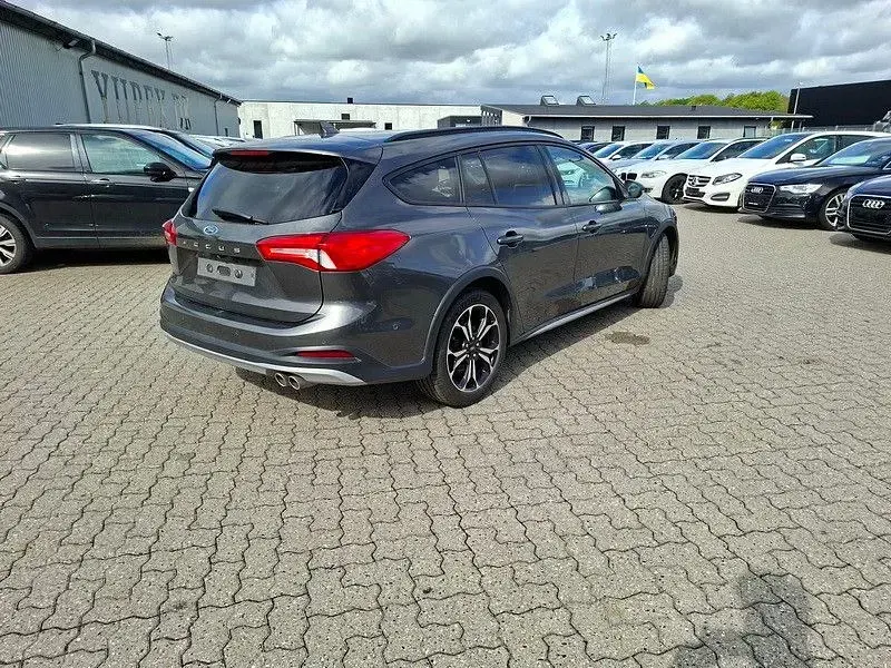 Używany Ford Focus Active 182 KM (133 kW) 2019 Szary Sedan/Limuzyna