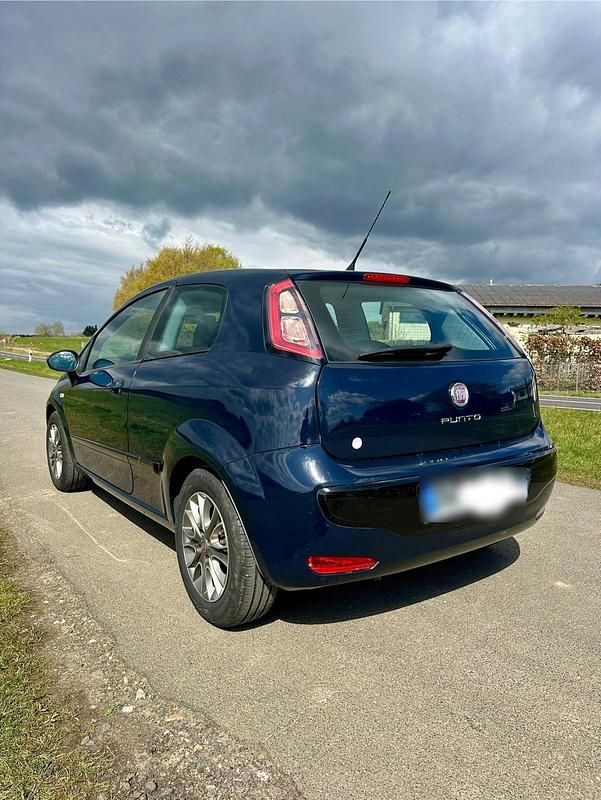 Gebraucht Fiat Punto Evo 69 PS (50 kW) 2011 Blau Kleinwagen