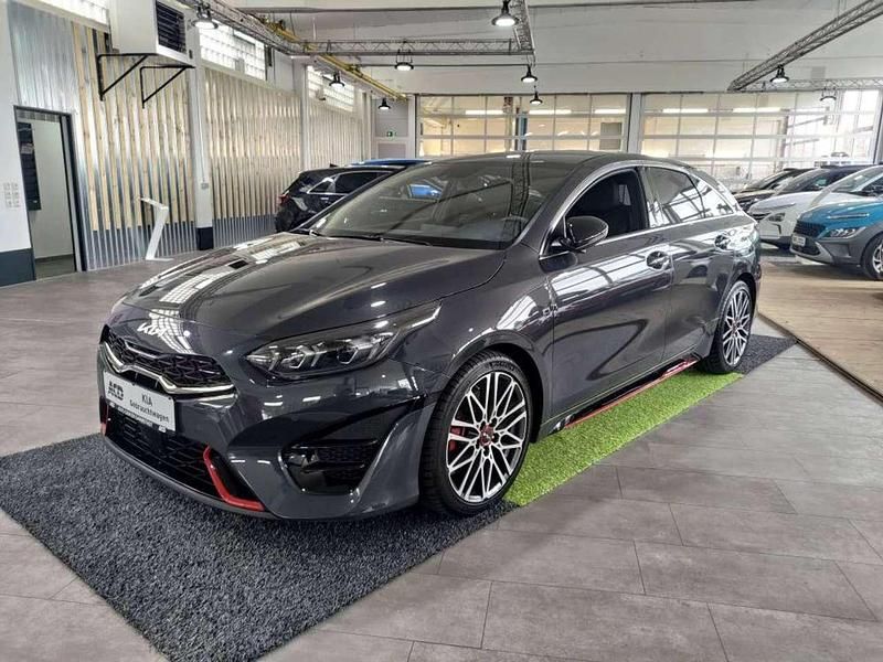 Gebraucht Kia ProCeed Comfort 204 PS (150 kW) 2024 Pentametal (metallic) Kombi