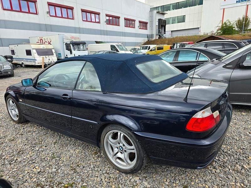 Gebraucht BMW 320 M Sport 170 PS (125 kW) 2002 Blau Cabrio