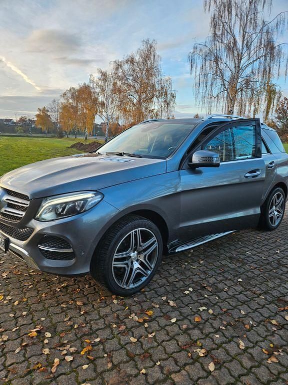 Grau Gebraucht 2017 Mercedes GLE350 SUV | 25.500 € (Superpreis) - Bild 1/4