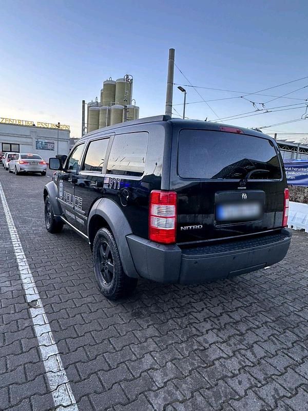 Gebraucht Dodge Nitro 177 PS (130 kW) 2007 Schwarz SUV