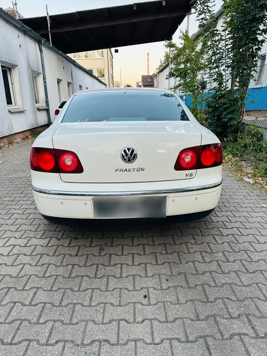 Gebraucht VW Phaeton 239 PS (175 kW) 2009 Weiß Limousine