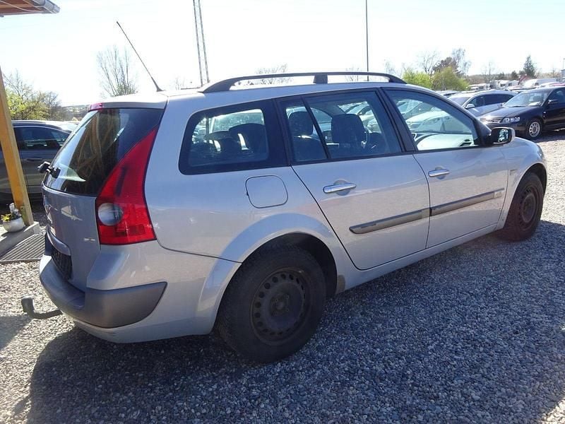 Gebraucht Renault Mégane GrandTour Expression 101 PS (74 kW) 2004 Grau Kombi