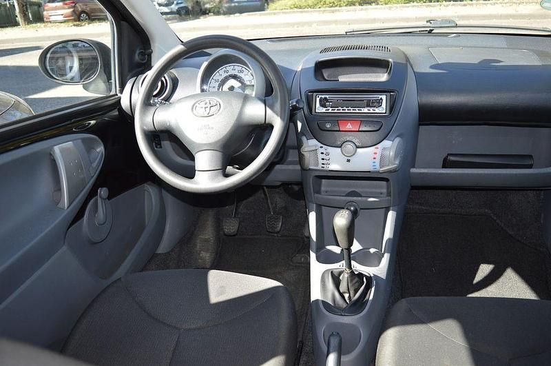 Gebraucht Toyota Aygo 68 PS (50 kW) 2009 Schwarz Kleinwagen