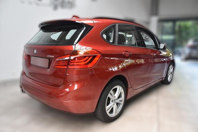 Gebraucht BMW 218 Active Tourer Advantage 140 PS (102 kW) 2019 Rot metallic Van / Kleinbus