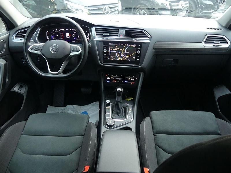 Gebraucht VW Tiguan Allspace IQ Drive 245 PS (180 kW) 2023 Grau SUV