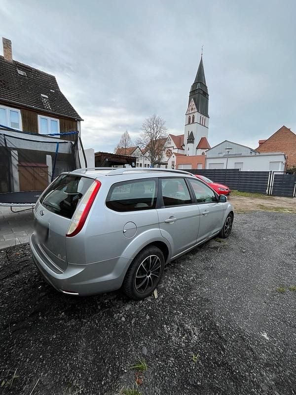 Second-hand Ford Focus 101 CP (74 kW) 2009 Argintiu Break