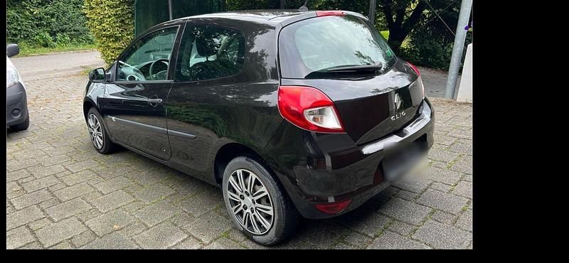 Gebraucht Renault Clio III 75 PS (55 kW) 2012 Schwarz Kleinwagen