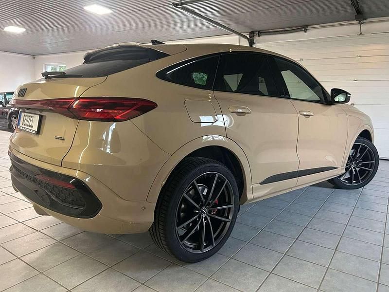 Neu Audi Q5 Sportback S-Line 204 PS (150 kW) 2025 Sakhirgold metallic SUV