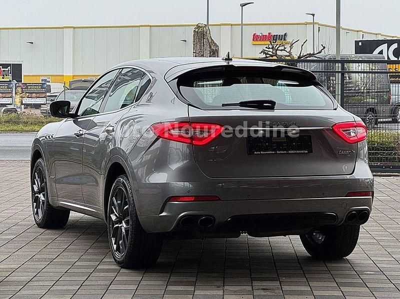 Gebraucht Maserati Levante 349 PS (256 kW) 2018 Grau SUV