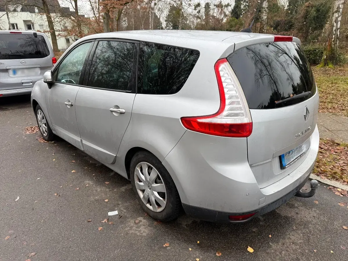 Gebraucht Renault Mégane GrandTour 81 PS (59 kW) 2010 Silber Kombi