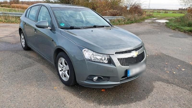 Gebraucht Chevrolet Cruze 124 PS (91 kW) 2012 Grau Kleinwagen