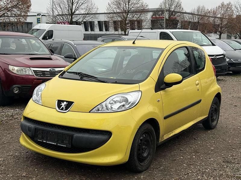 Gelb Gebraucht 2005 Peugeot 107 Filou Kleinwagen | 690 € (Superpreis) - Bild 1/4