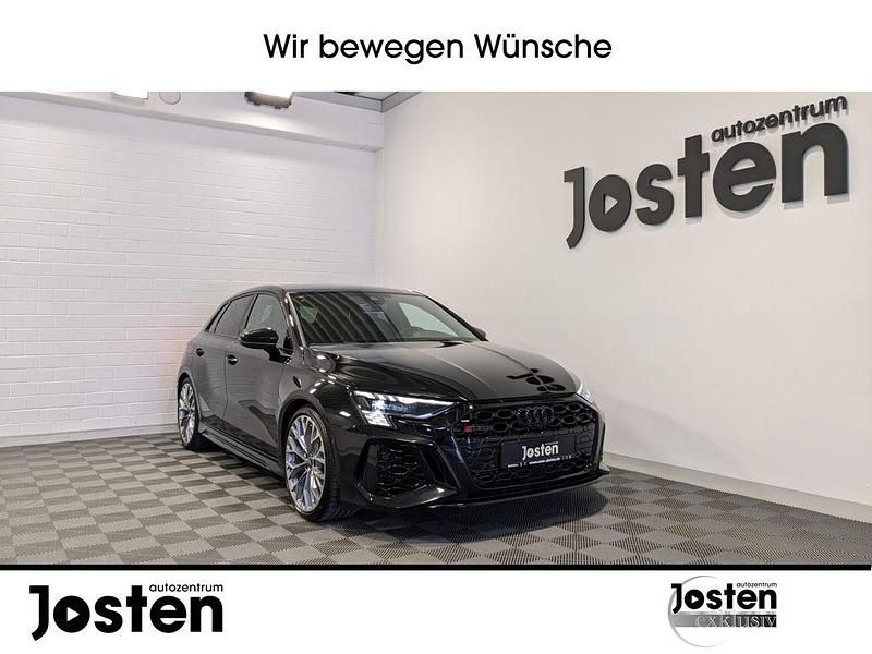 Schwarz (mythosschwarz metallic) Gebraucht 2022 Audi RS3 Sportback Ambiente Kleinwagen | 53.490 € (Fairer Preis) - Bild 1/4