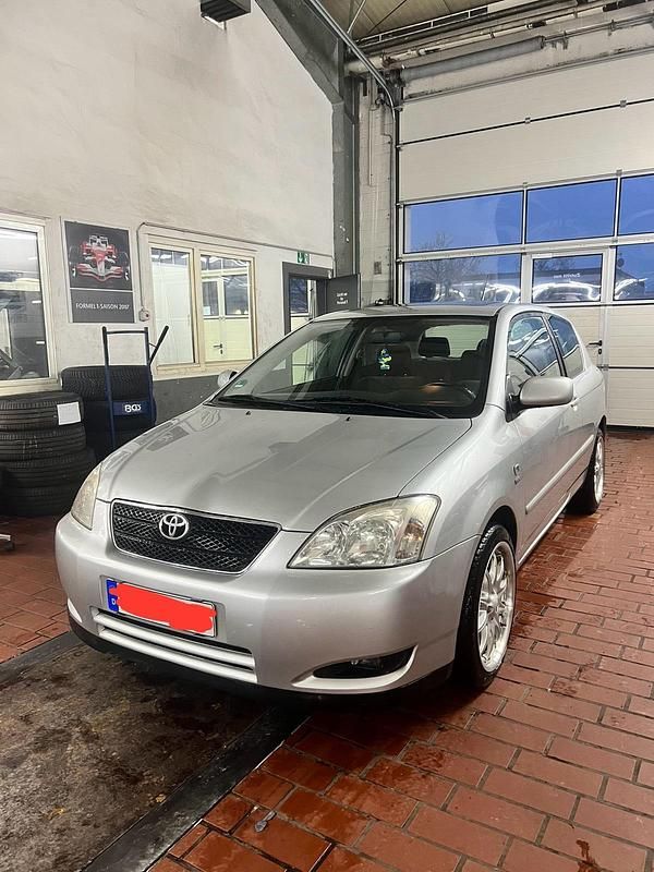 Silber Gebraucht 2003 Toyota Corolla Kleinwagen | 3.199 € (Etwas zu teuer) - Bild 1/4