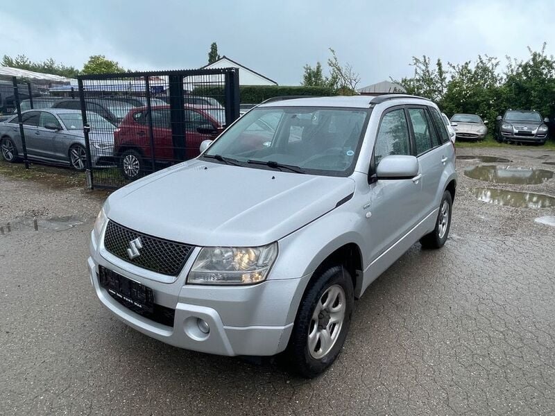 Gebraucht Suzuki Grand Vitara 129 PS (94 kW) 2006 Silber SUV
