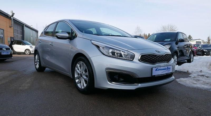 Gebraucht Kia Ceed Vision 135 PS (99 kW) 2018 Silber Kleinwagen