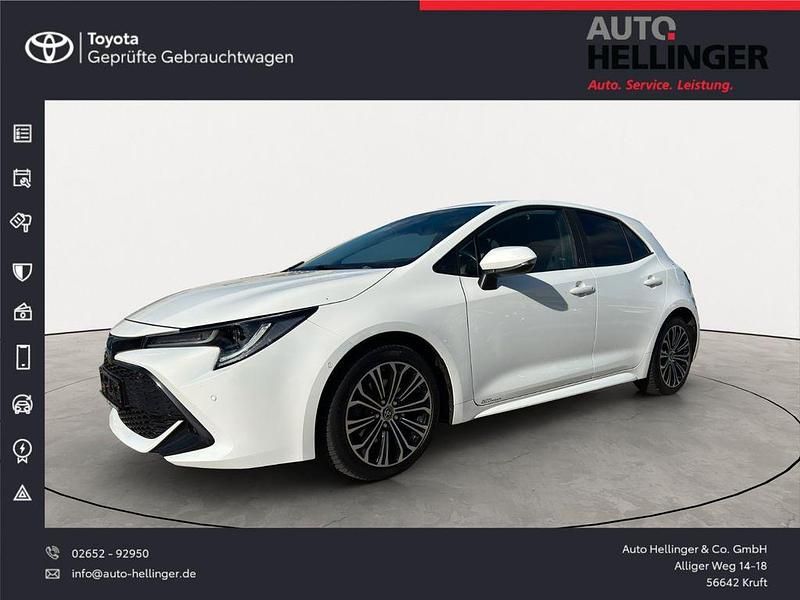 Weiß Gebraucht 2022 Toyota Corolla Hybrid Team Limousine | 22.890 € (Fairer Preis) - Bild 1/4