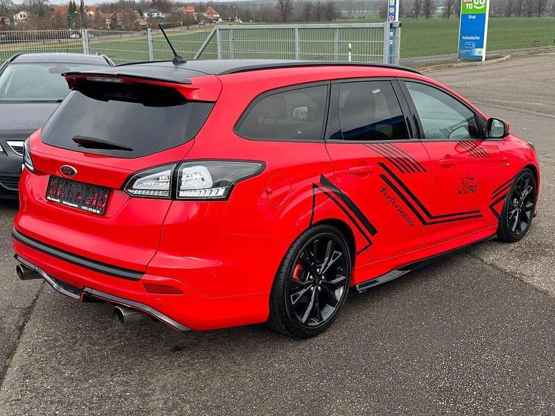 Gebraucht Ford Focus ST-Line 150 PS (110 kW) 2018 Rot Kombi