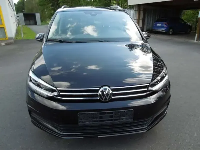 Gebraucht VW Touran 150 PS (110 kW) 2026 Grenadillschwarz Van / Kleinbus