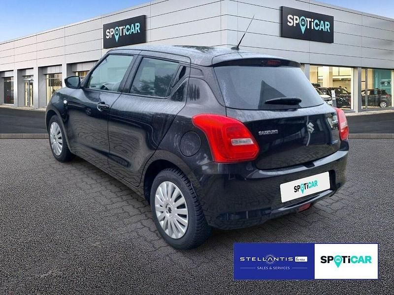 Gebraucht Suzuki Swift Comfort 83 PS (61 kW) 2023 Schwarz Kleinwagen