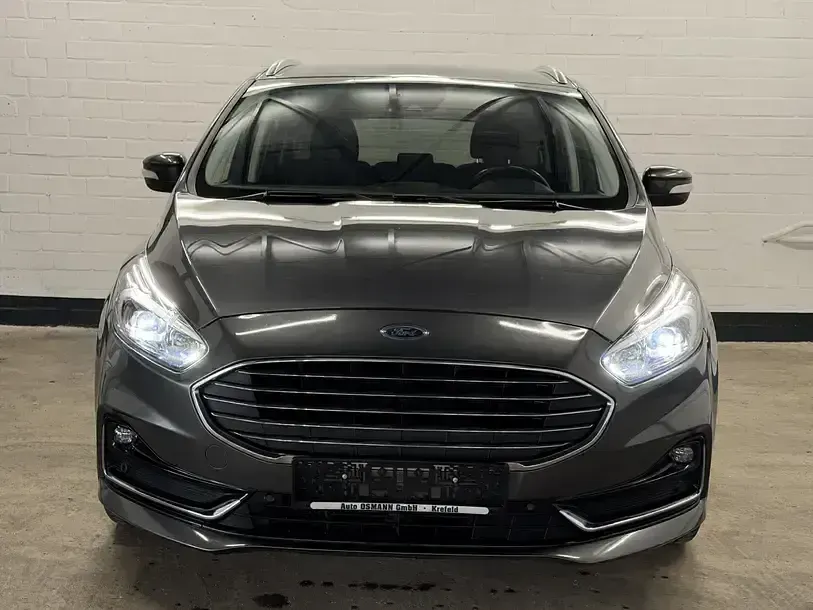 Gebraucht Ford S-MAX Titanium 150 PS (110 kW) 2022 Grau Van / Kleinbus