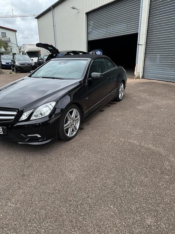 Gebraucht Mercedes E350 265 PS (194 kW) 2012 Schwarz Cabrio
