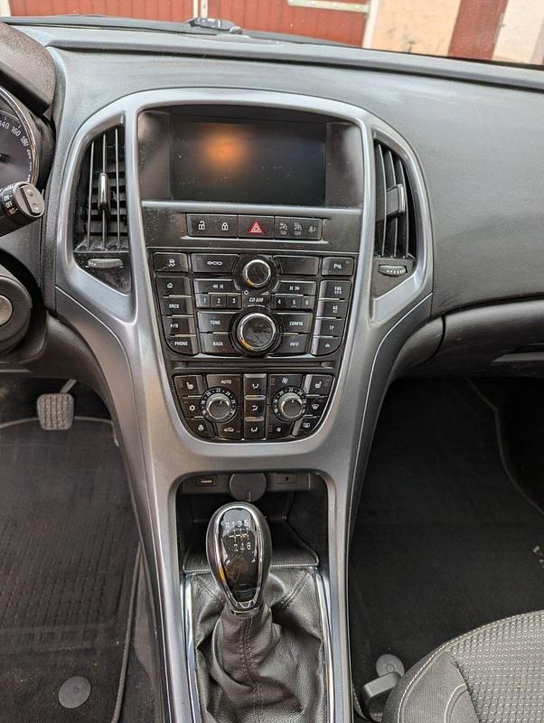 Gebraucht Opel Astra 110 PS (80 kW) 2016 Grau Kombi