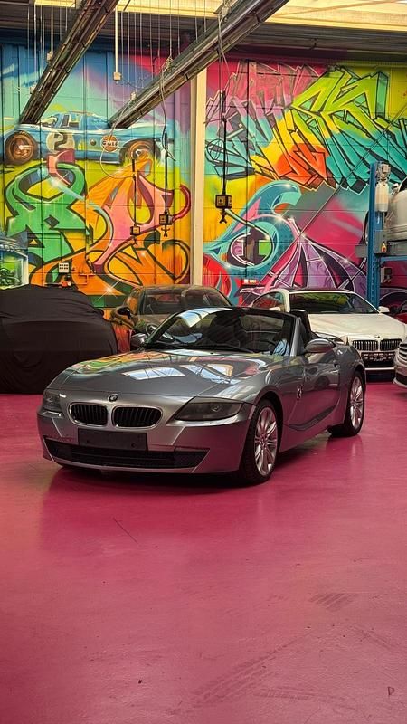 Grau Gebraucht 2007 BMW Z4 Sport Line Cabrio | 10.900 € (Fairer Preis) - Bild 1/4