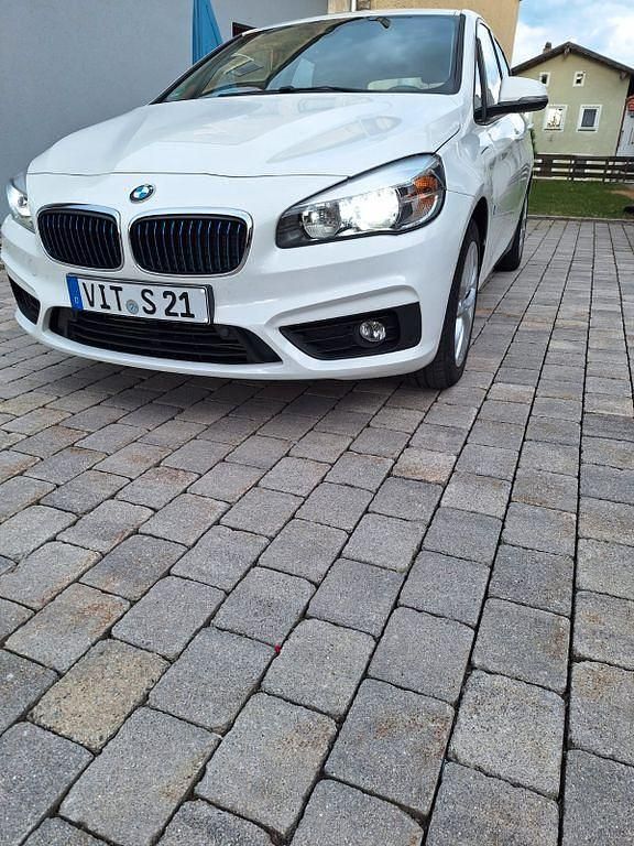 Gebraucht BMW 225 231 PS (169 kW) 2017 Weiß Limousine