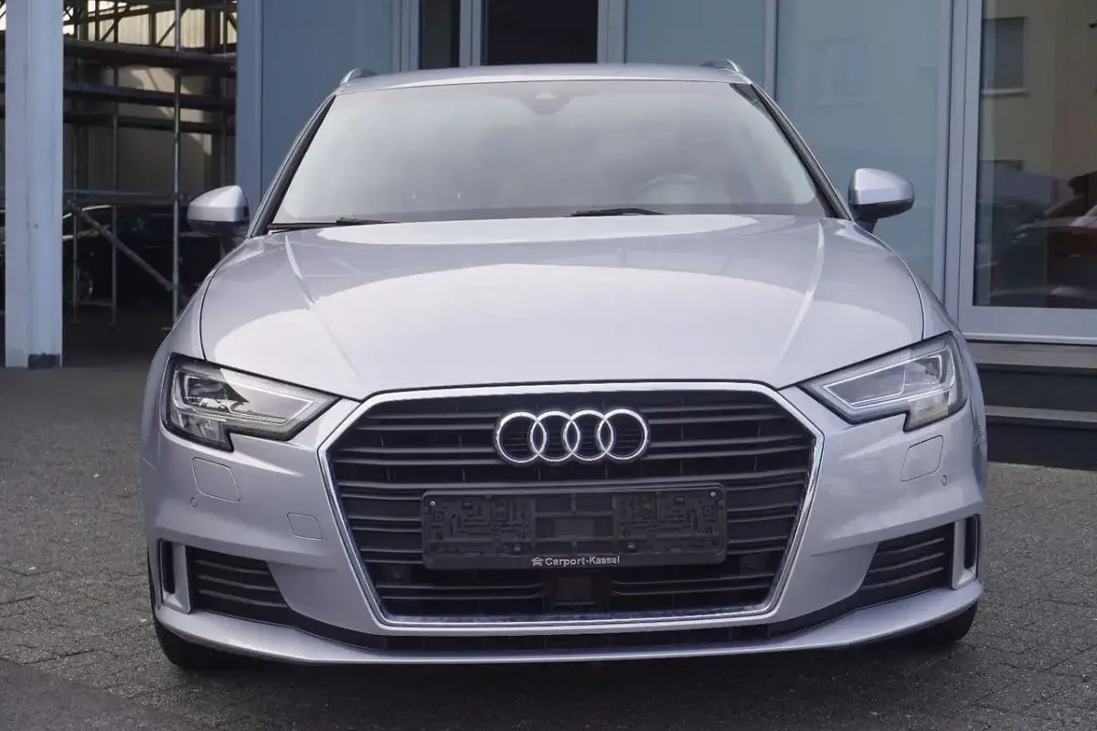 Gebraucht Audi A3 Sport 116 PS (85 kW) 2018 Silber Limousine