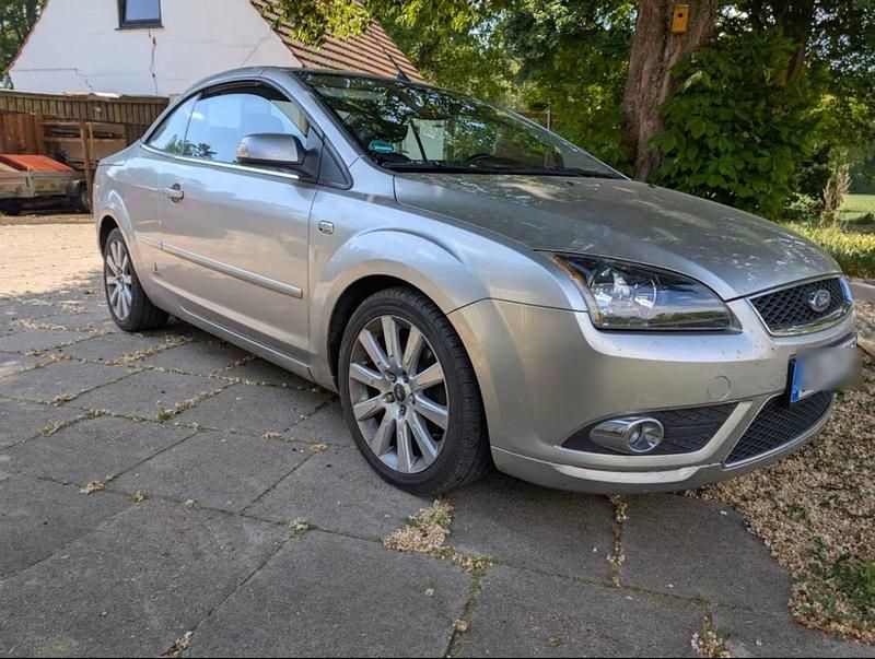 Silber Gebraucht 2007 Ford Focus Cabriolet Titanium Cabrio | 1.888 € (Fairer Preis) - Bild 1/2
