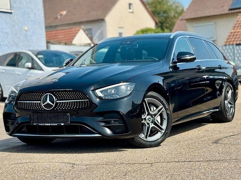 Gebraucht Mercedes E300 AMG line 194 PS (142 kW) 2020 Schwarz Limousine