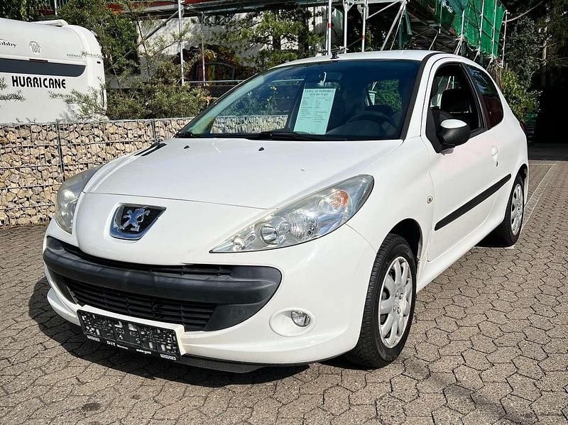 Weiß Gebraucht 2011 Peugeot 206+ Kleinwagen | 3.200 € (Etwas zu teuer) - Bild 1/4