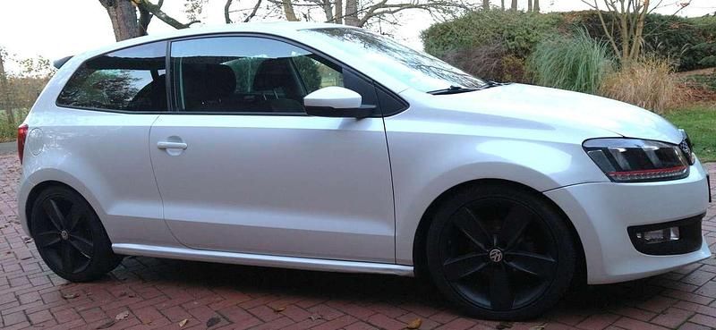 Weiß Gebraucht 2014 VW Polo R-line Coupé | 7.300 € (Fairer Preis) - Bild 1/4