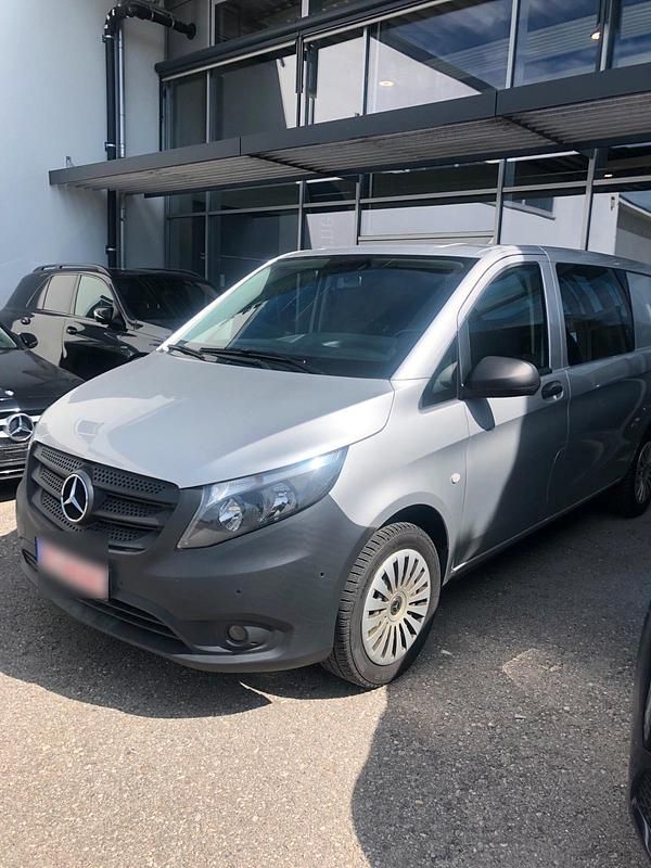 Gebraucht Mercedes Vito 163 PS (119 kW) 2021 Silber Van