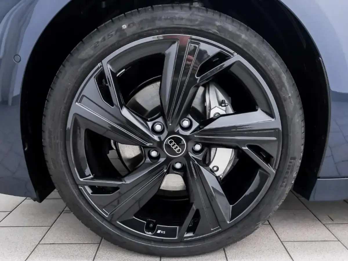 Gebraucht Audi A6 e-tron Performance 269 kW (367 PS) 2025 Plasmablau Kombi