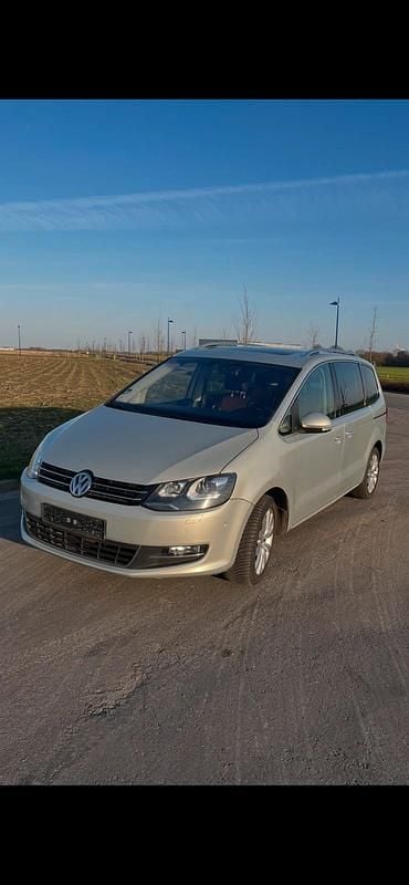 Second-hand VW Sharan 140 CP (102 kW) 2013 Gri Monovolum