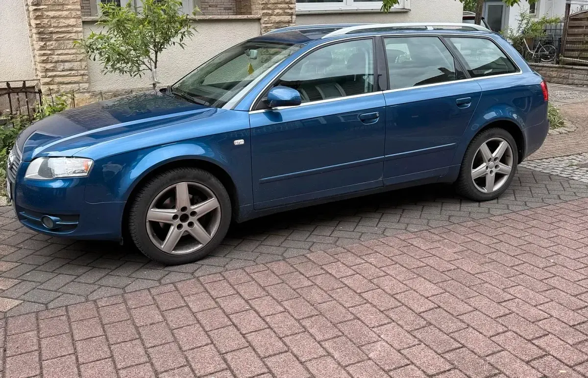 Gebraucht Audi A4 130 PS (95 kW) 2005 Blau Kombi