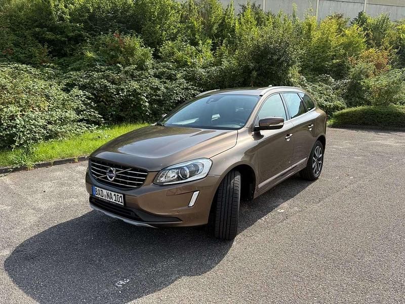 Bronze Gebraucht 2016 Volvo XC60 Linje Inscription SUV | 23.500 € (Fairer Preis) - Bild 1/4