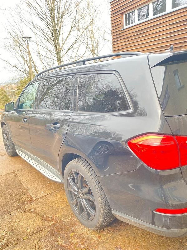 Gebraucht Mercedes GL350 258 PS (189 kW) 2015 Schwarz SUV